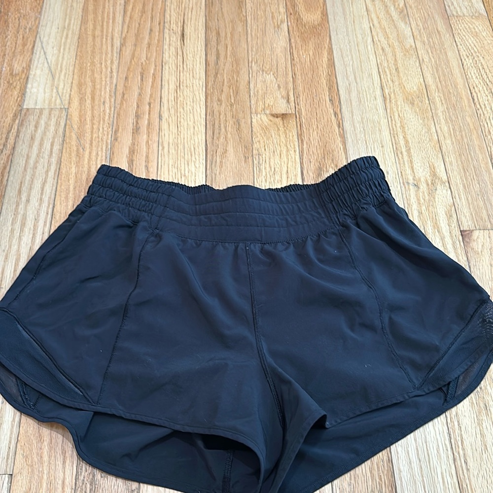 Lululemon hotty hot short 2.5inch